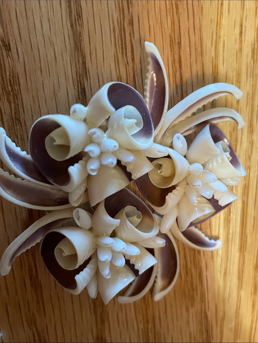Vintage Floral Carved Shell Brooch and Screw-back Earrings Set - Picture 3 of 7